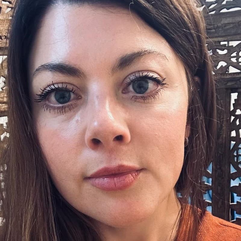 Dr Laura Alcock